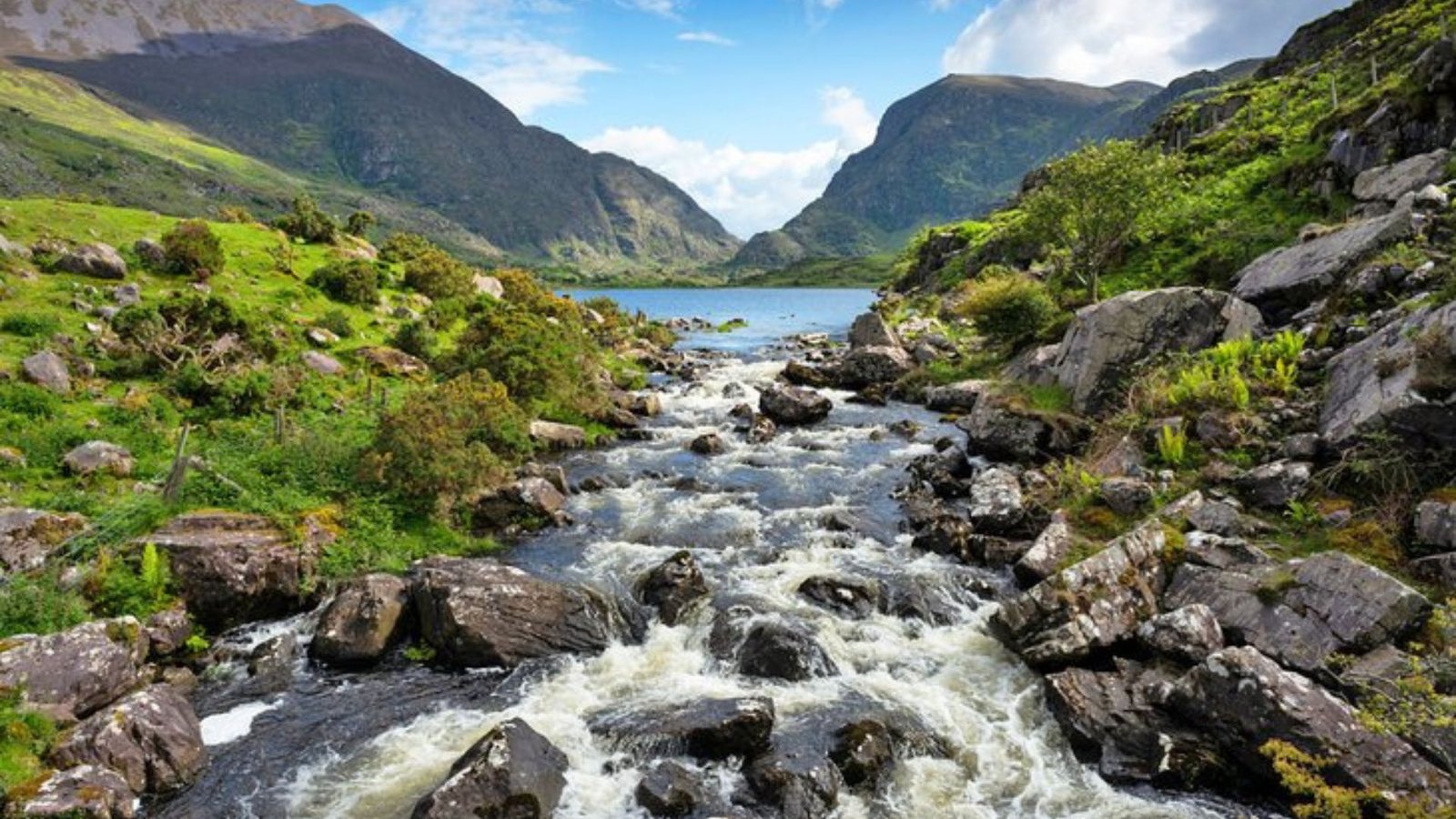 Best Scenic Drives for a Honeymoon in Ireland