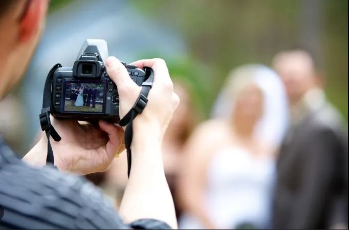 Choosing the Right Photographer for Your Event