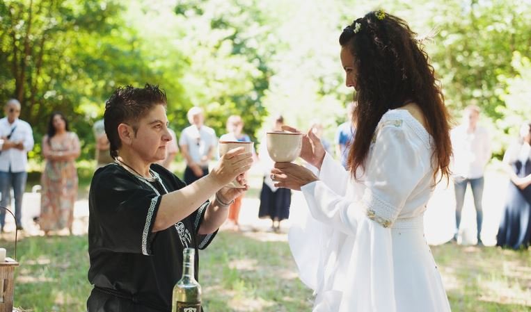 Irish Wedding Rituals The Handfasting Ceremony